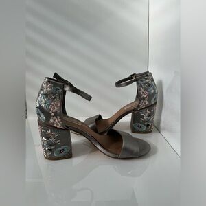 Silver Steve Madden Embroidered floral heels Size 7.5